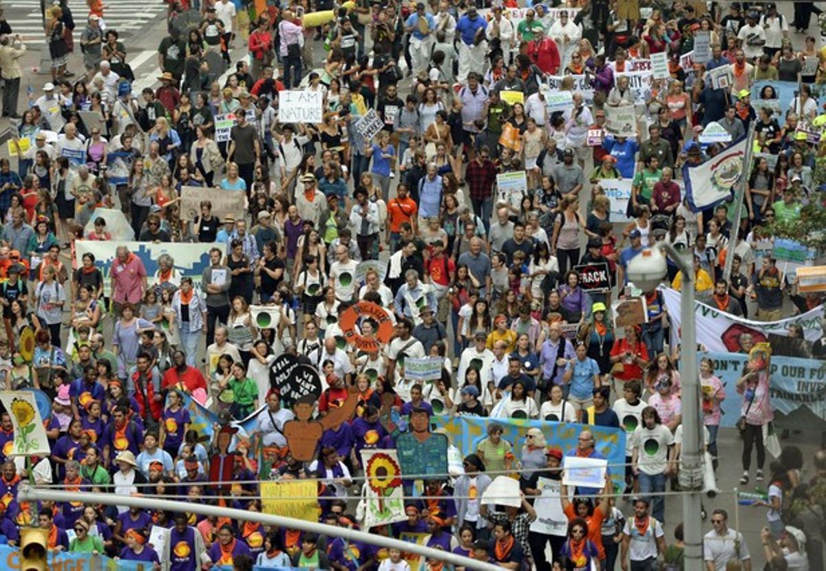 Cientos de manifestantes, en la Sexta Avenida de Nueva York.