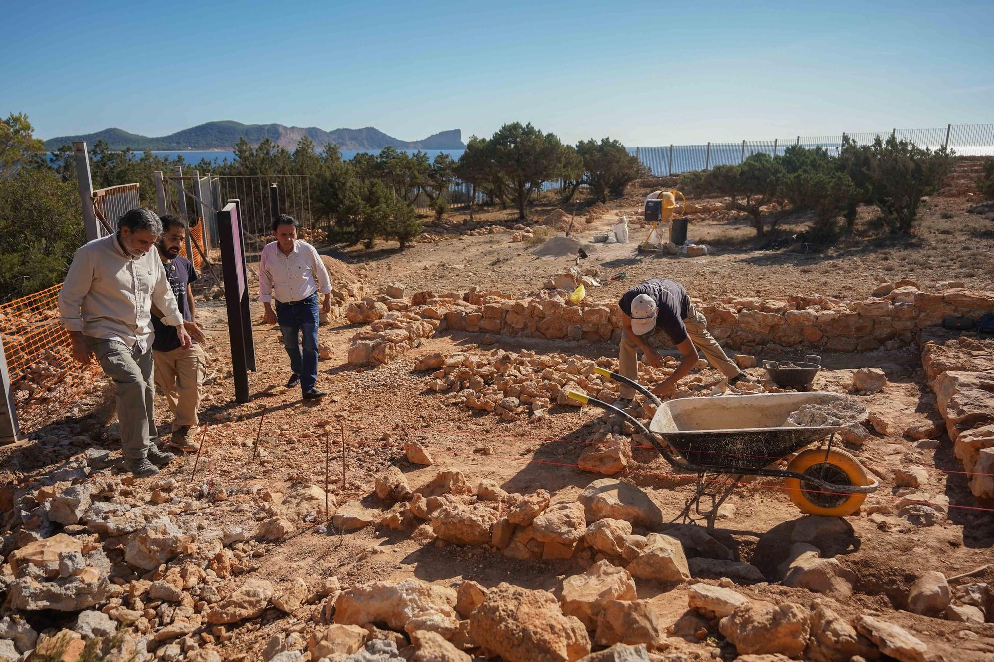 Las obras de museización de sa Caleta, en imágenes