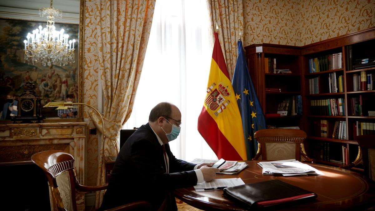 Miquel Iceta, ministro de Política Territorial y Función Pública, durante la entrevista.