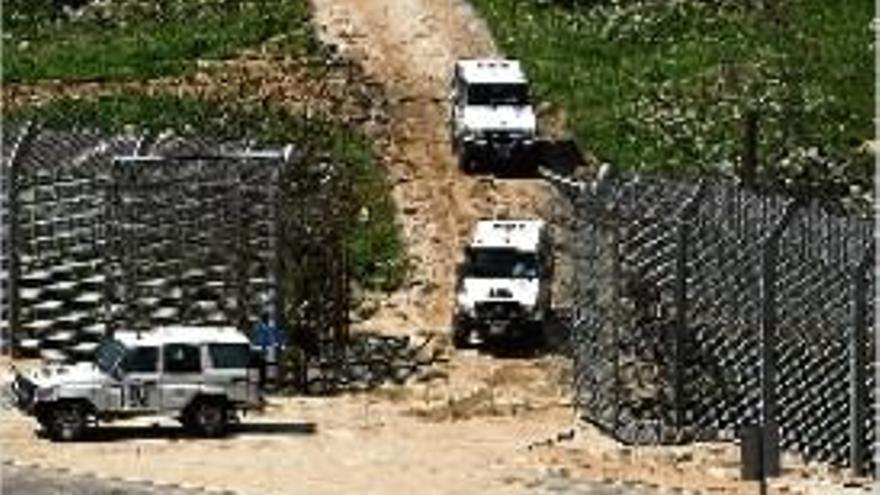 Un comboi de l&#039;ONU inspecciona la frontera entre Israel i Síria