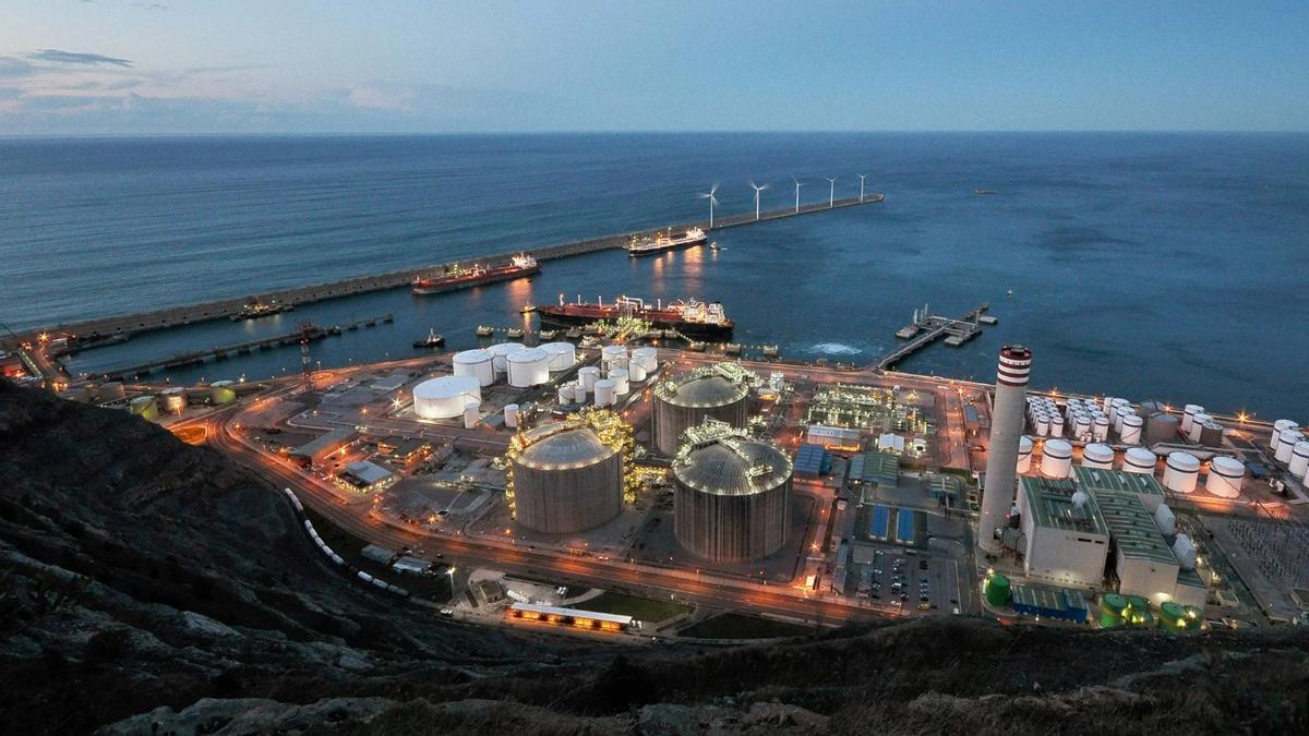 OLA DE FRÍO | España se blinda frente a las olas de frío y refuerza su escudo de reservas de gas natural