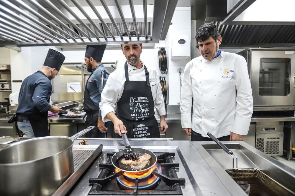 Niki Pavanelli, cocinero del restaurante tinerfeño Il Bocconcino, gana con su «Tierra y mar» el primer premio de la V edición del certamen guardamarenco