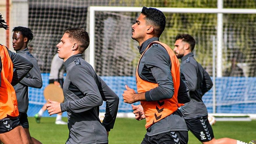 El Eldense viaja a La Palma sin margen para el error