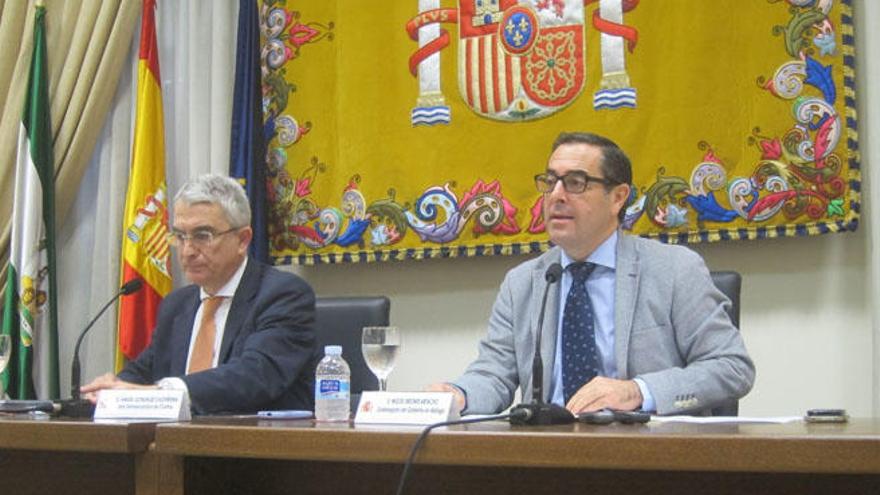 Ángel González y Miguel Briones, en rueda de prensa.
