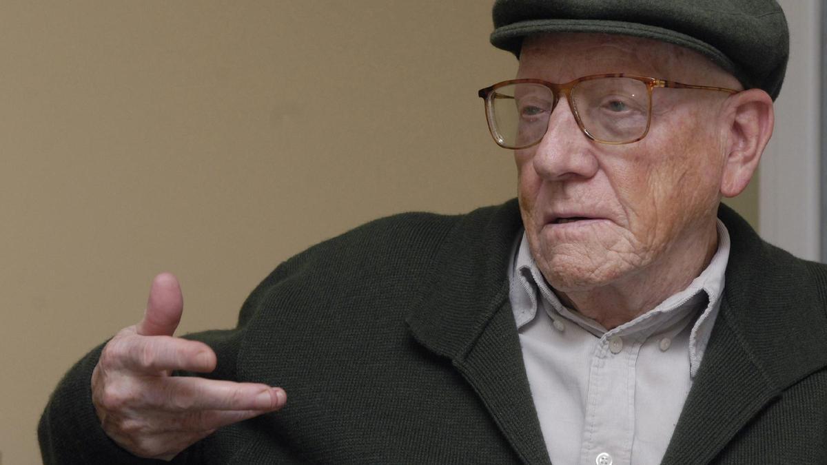El escritor Ramiro Pinilla