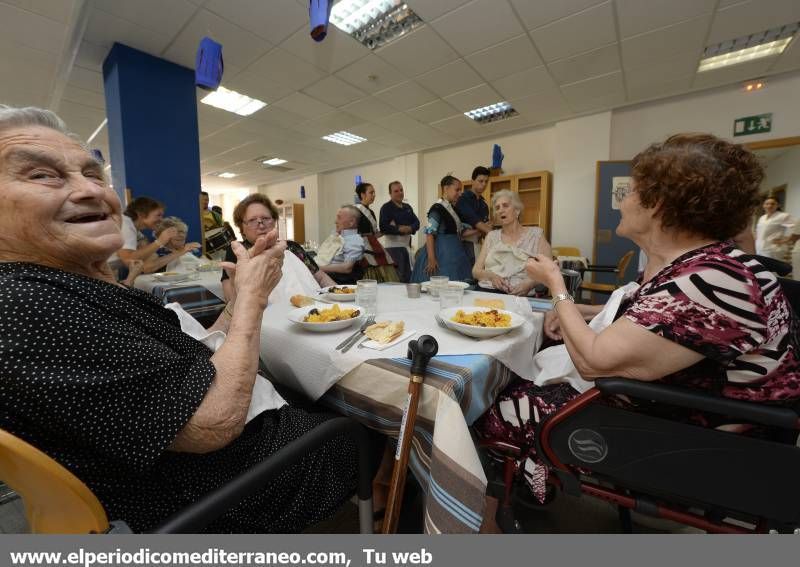 Visita residencia tercera edad y concurso de dibujo