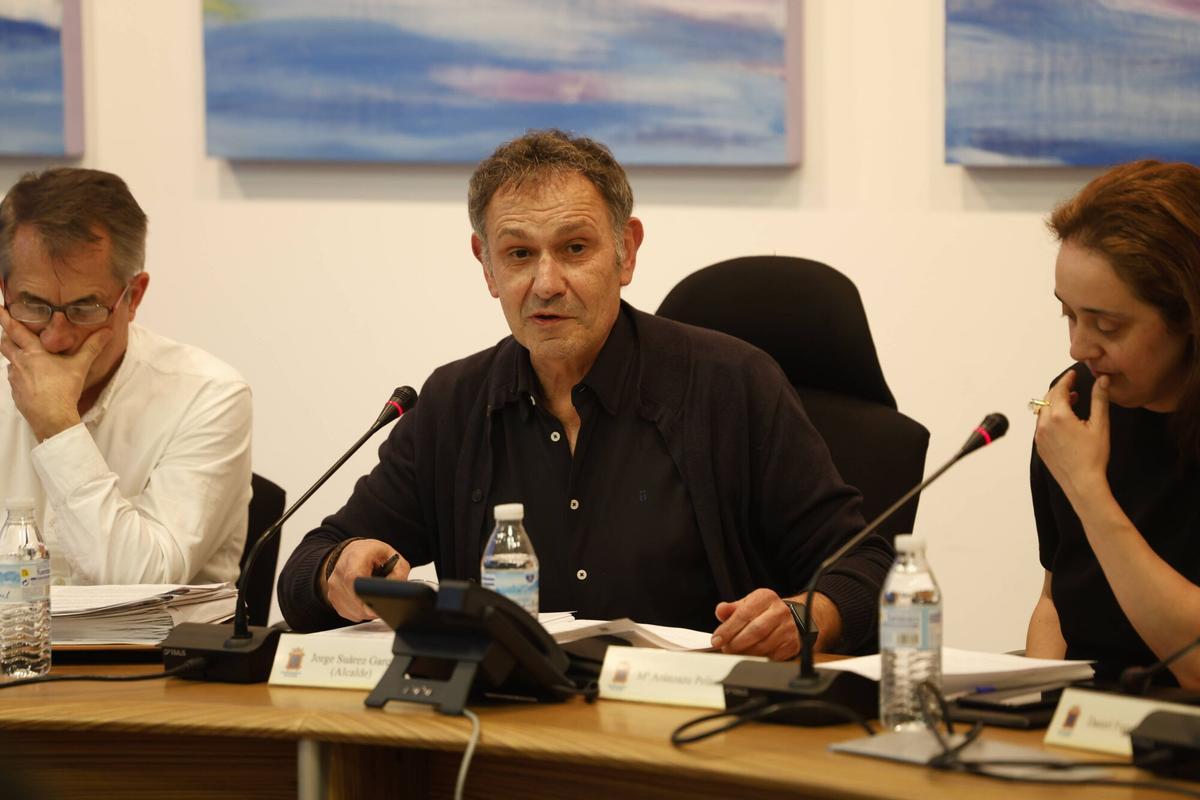 El alcalde de Gozón, Jorge Suárez, durante un Pleno.