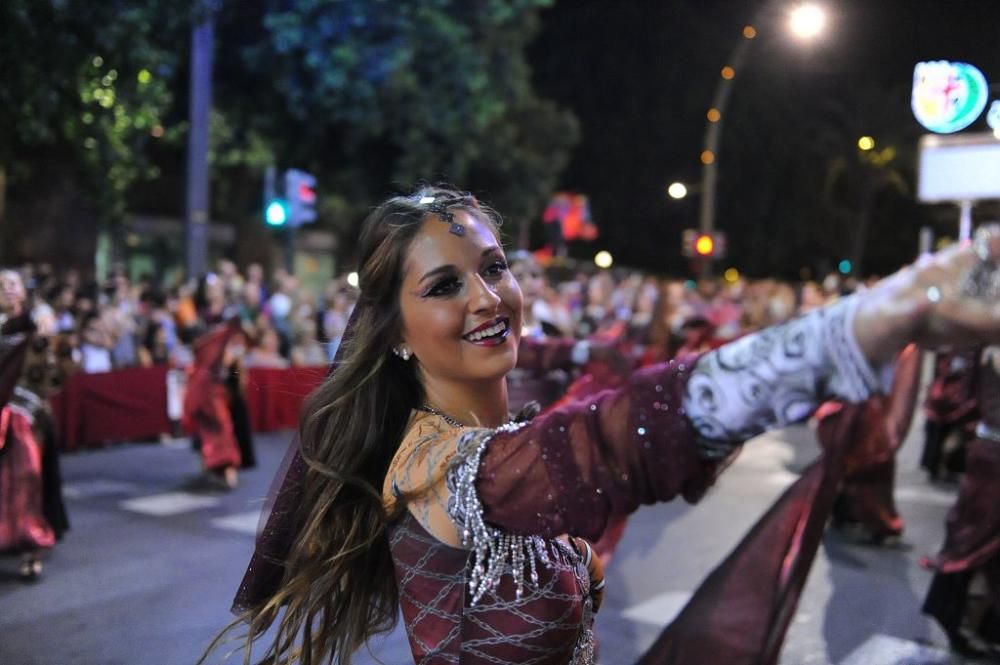 Desfile de Moros y Cristianos por las calles de Mu