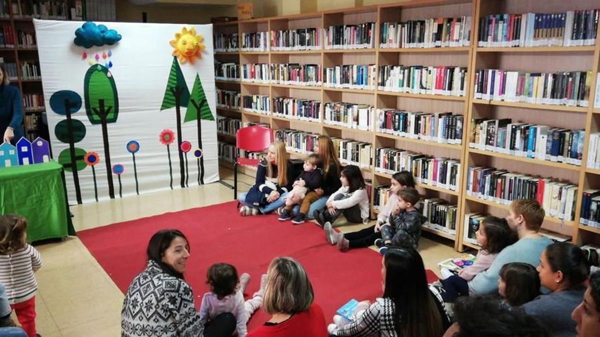 La biblioteca municipal cede espacios a las librerías del municipio.