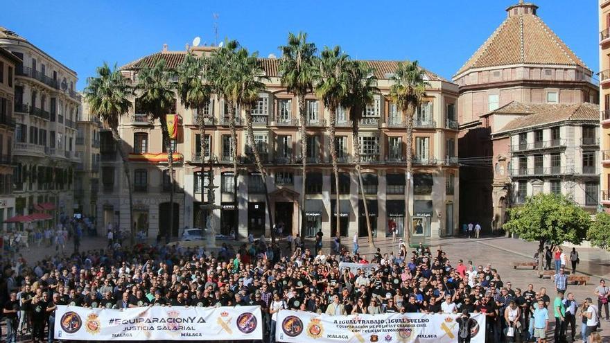 Manifestación de la Policía Nacional en la plaza de la Constitución