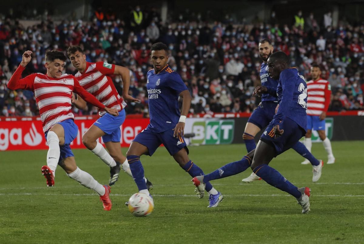 LaLiga - Granada v R (132913153).jpg