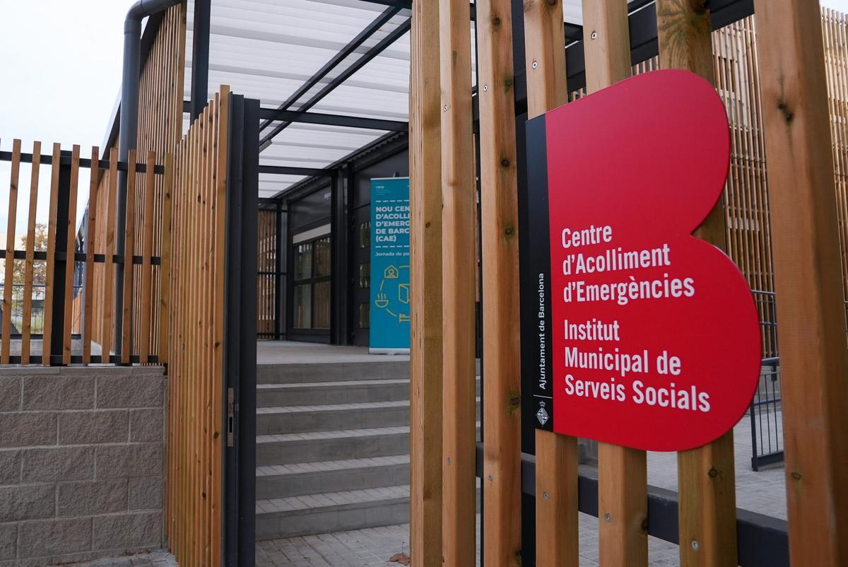 Els ‘bombers socials’ de Barcelona doblen capacitat amb un nou centre d’emergències