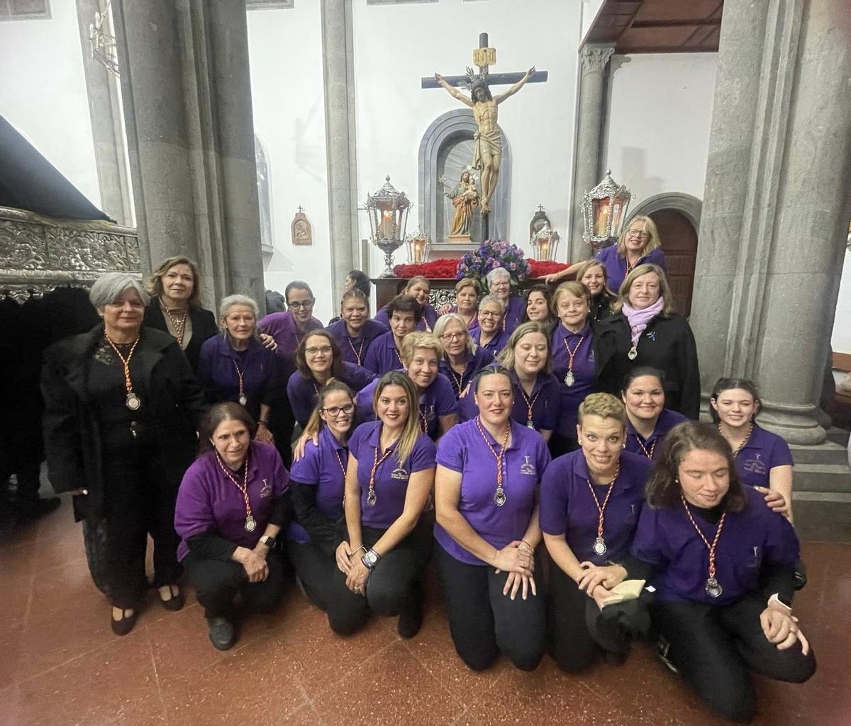 Las cargadoras del Santísimo Cristo de la Buena Muerte.