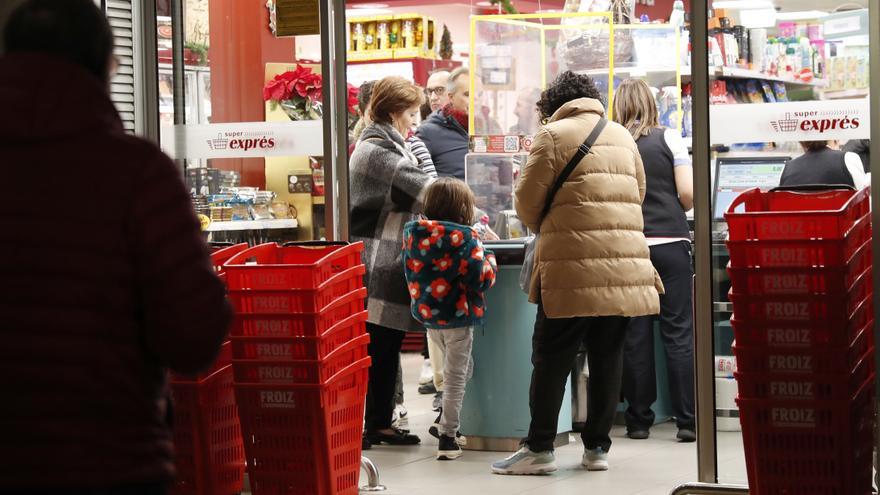 La mejora salarial y las ayudas reducen la desigualdad en Galicia al mínimo histórico