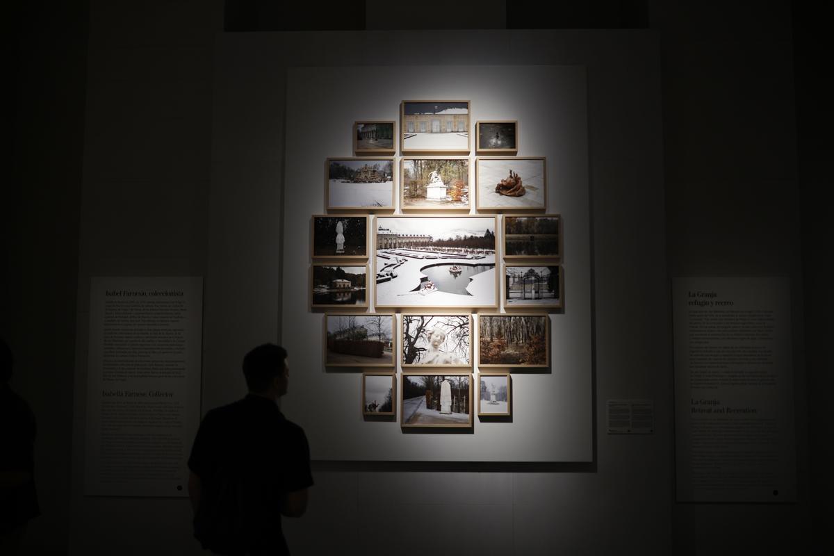 MADRID, 17/06/2026.- Obras que forman parte de la muestra "Alteraciones III. Historias, relatos y nuevas narrativas", una relectura de las Colecciones Reales a través de propuestas fotográficas contemporáneas, este miércoles en la Galería de las Colecciones Reales . EFE/ Marcos Villaoslada