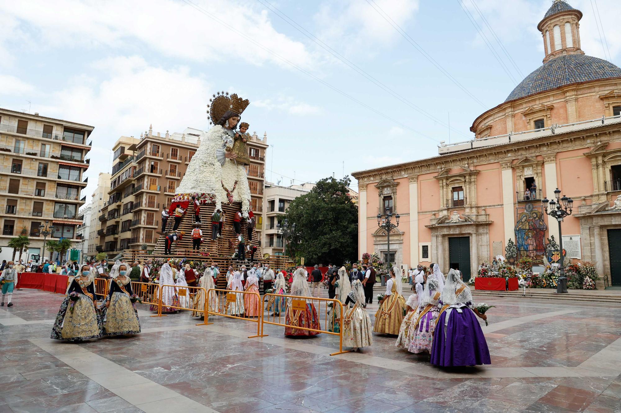 Búscate en el segundo día de Ofrenda por la calle Caballeros (entre las 17.00 y las 18.00 horas)