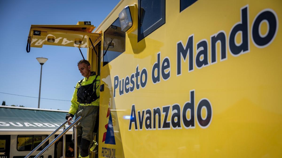 El puesto de mando operativo desplegado en el incendio de Leciñena.