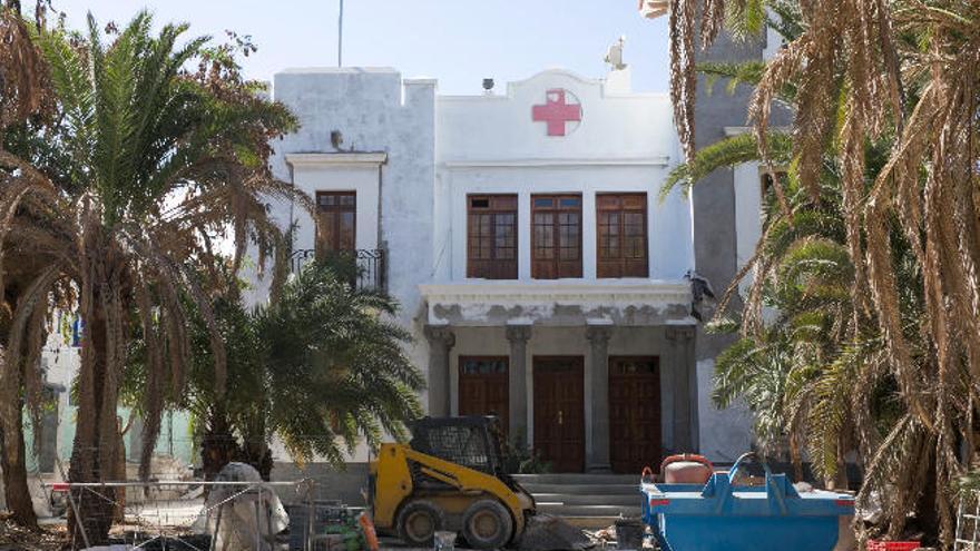 Sede de la Cruz Roja en la calle León y Castillo de Las Palmas de Gran Canaria, ayer.