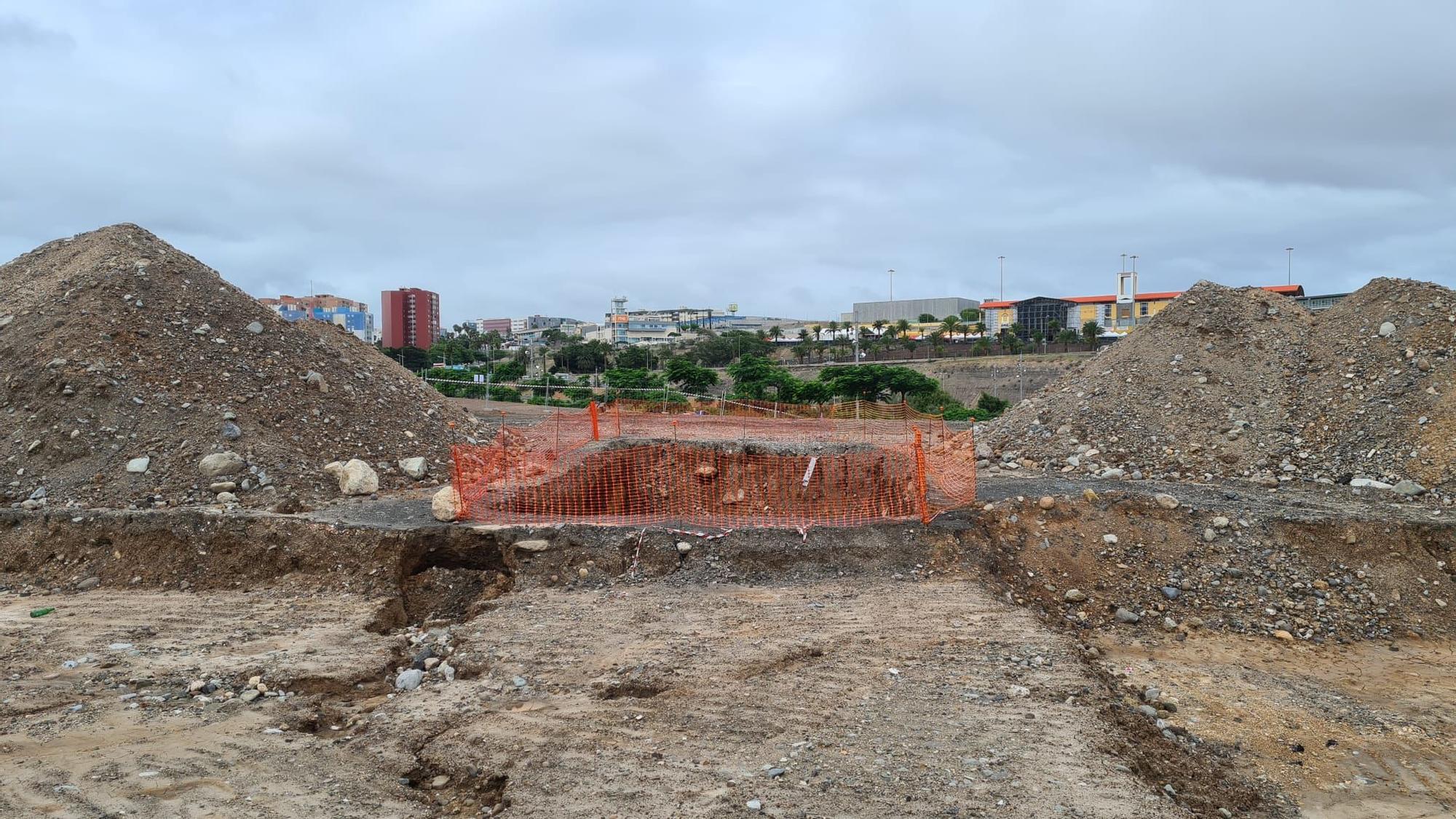 Obras de la nueva gasolinera de La Ballena