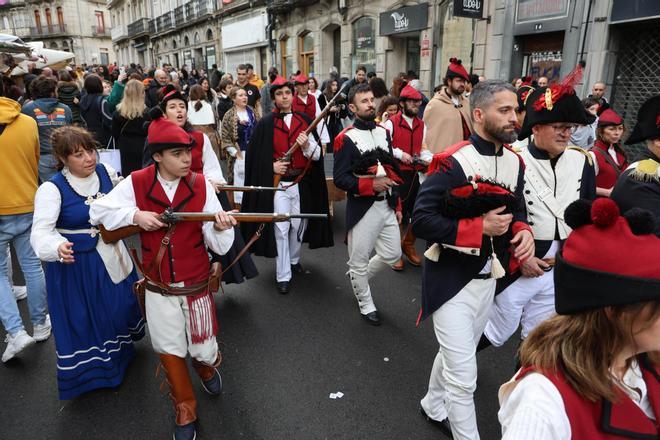 Vigo sale a la calle para 'expulsar' a los franceses: las mejores imágenes de la Reconquista.