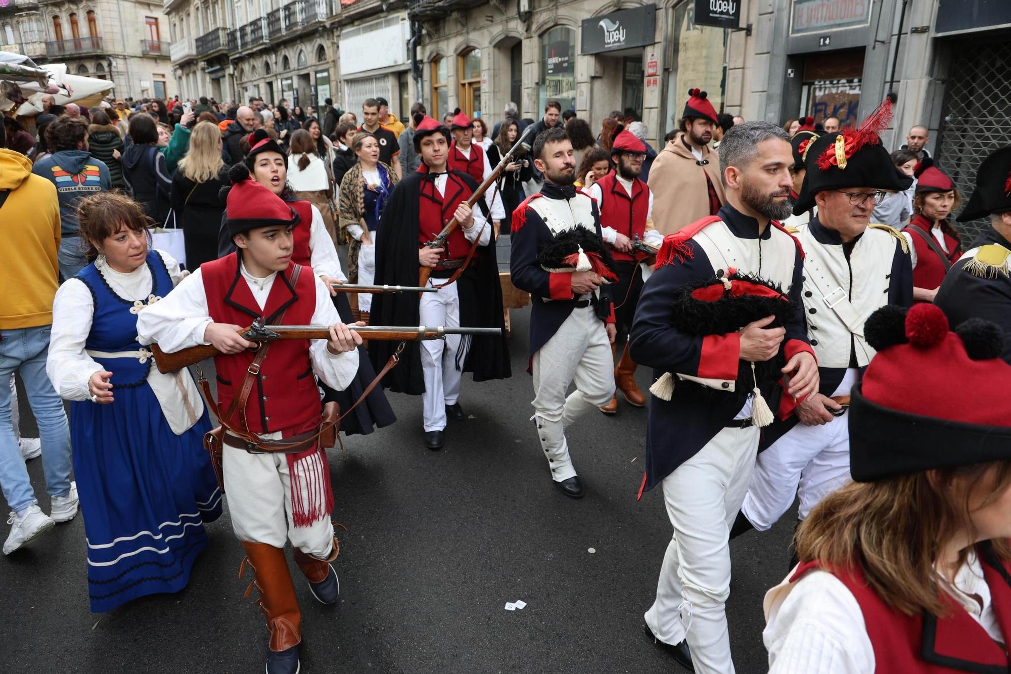 Vigo sale a la calle para &#039;expulsar&#039; a los franceses: las mejores imágenes de la Reconquista