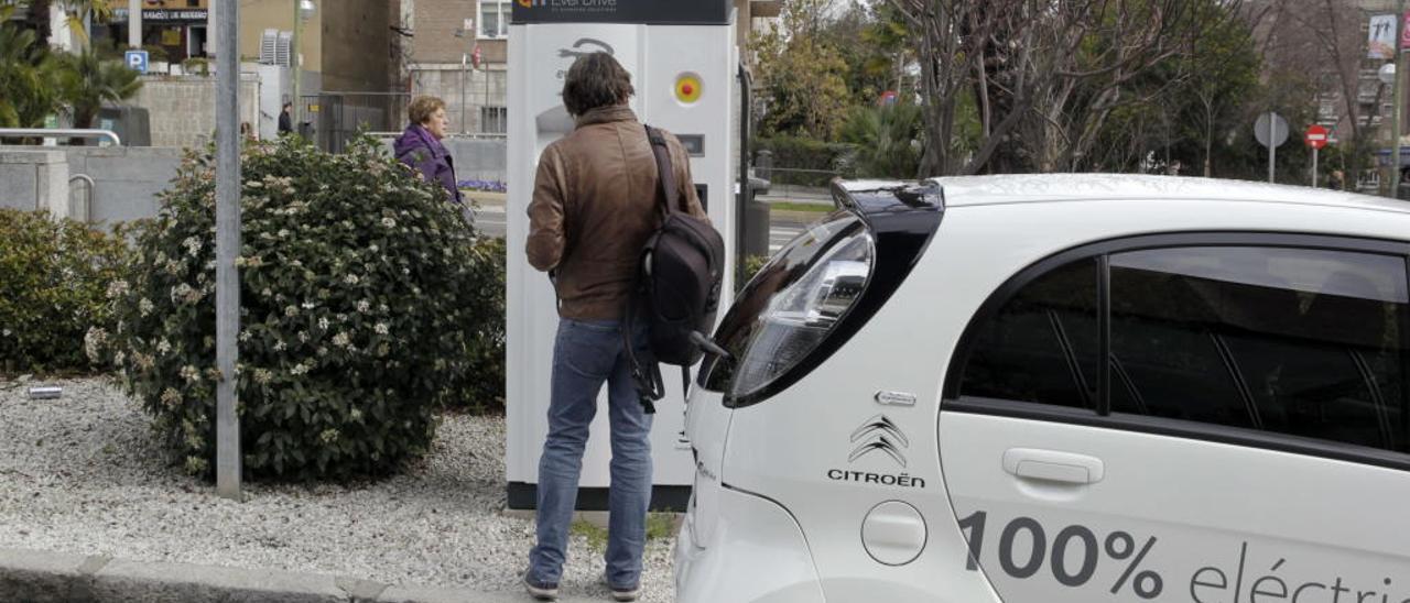 La provincia de Alicante solo cuenta con 410 automóviles eléctricos