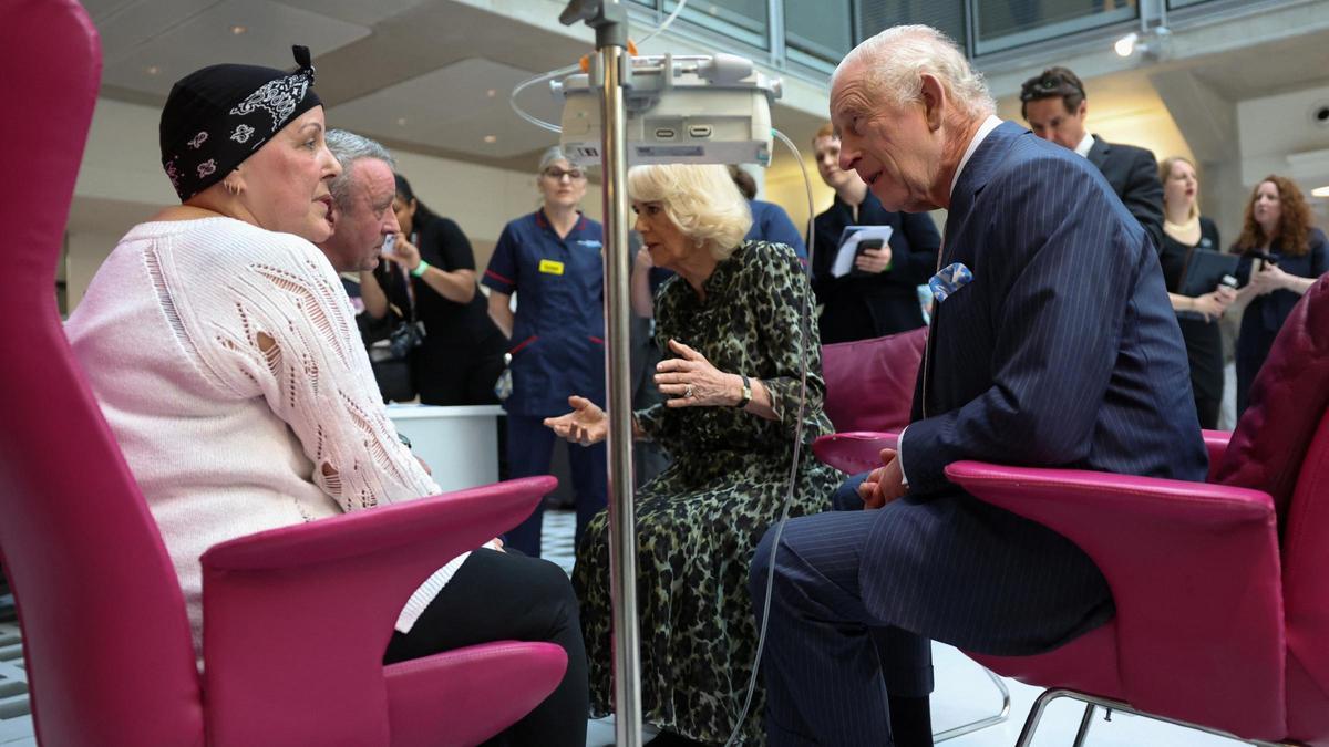 El rey Carlos III protagoniza su primer acto público tras la noticia de su cáncer