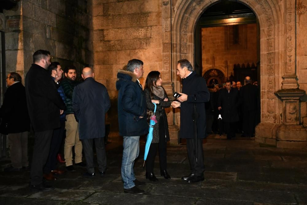 Grandes nombres de la política arropan a Rajoy en el entierro de su hermana en Pontevedra