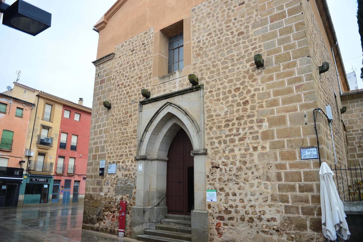 Fotogalería | El poeta Gabriel y Galán se casó en este iglesia de Plasencia y recibirá un homenaje