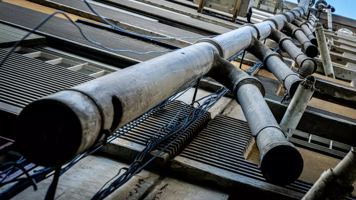 Cuatro empresas pugnarán por la retirada del amianto de Badia del Vallès, la más importante en una ciudad europea