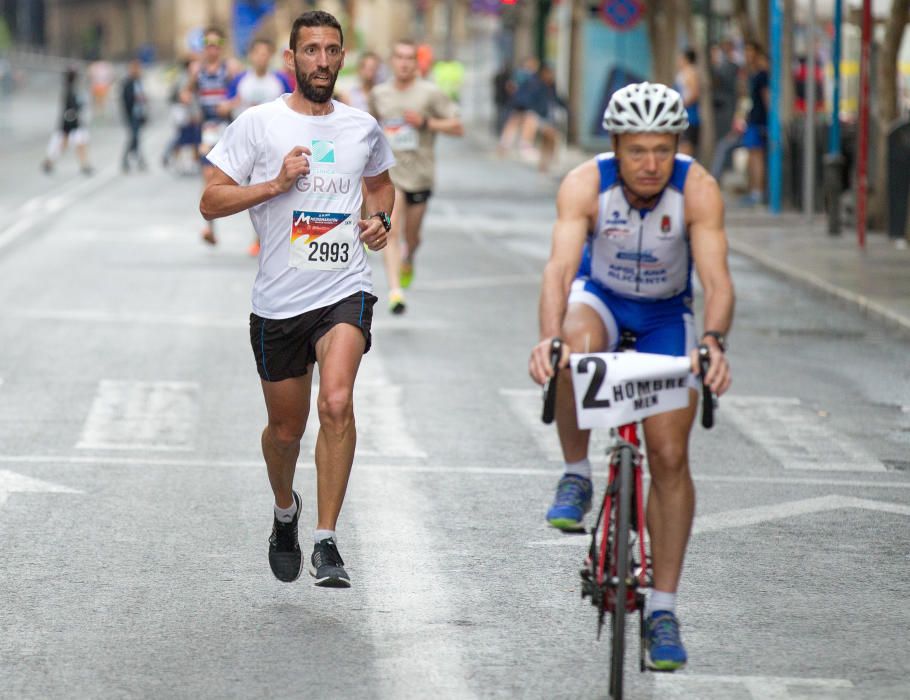 Hamid se adjudica el Medio Maratón de Alicante.