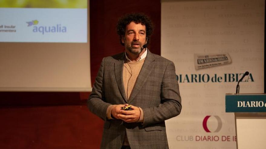Pedro Puigdengoles durante su intervención en la VI Jornada caminos hacia la sostenibilidad en Ibiza y Formentera.