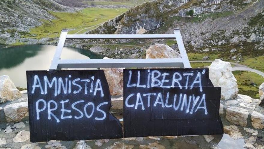 Vandalismo en el mirador de la Princesa, en Picos.