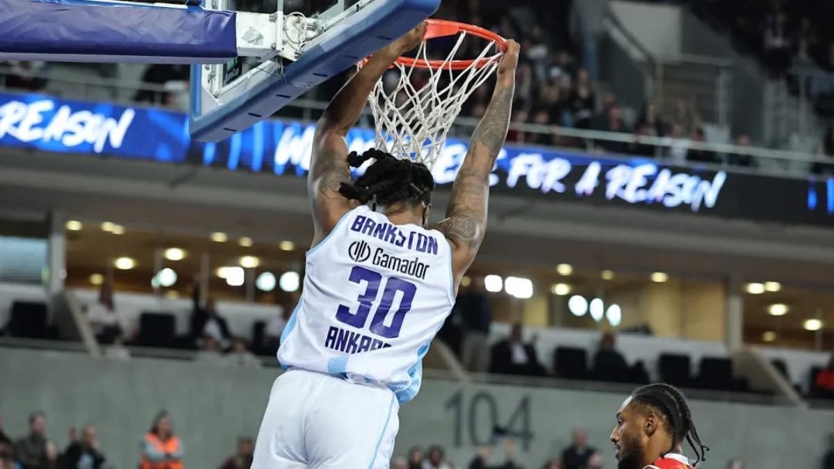 Kris Bankston cuajó un gran partido ante el Baxi Manresa