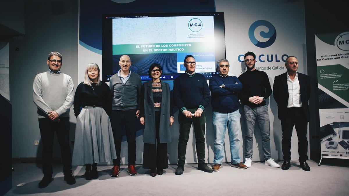 Representantes de Amura y Aclunaga junto al resto de ponentes del evento.