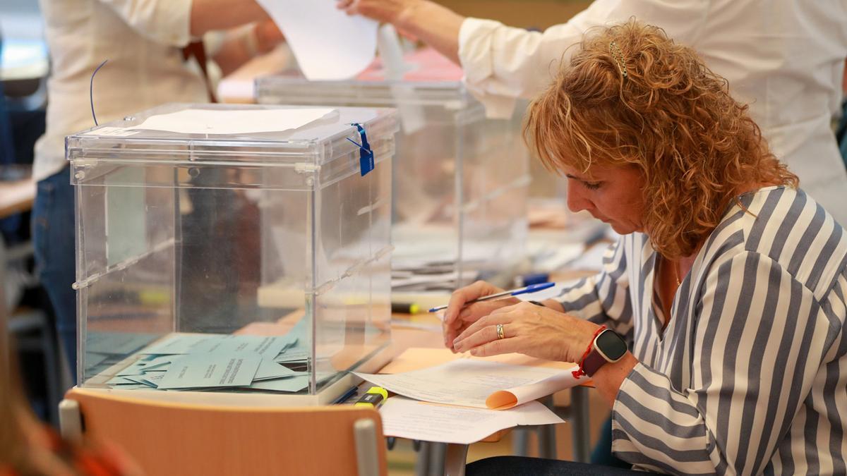 Una mesa electoral, a 28 de mayo de 2023, en Palma, Mallorca, Baleares (España).