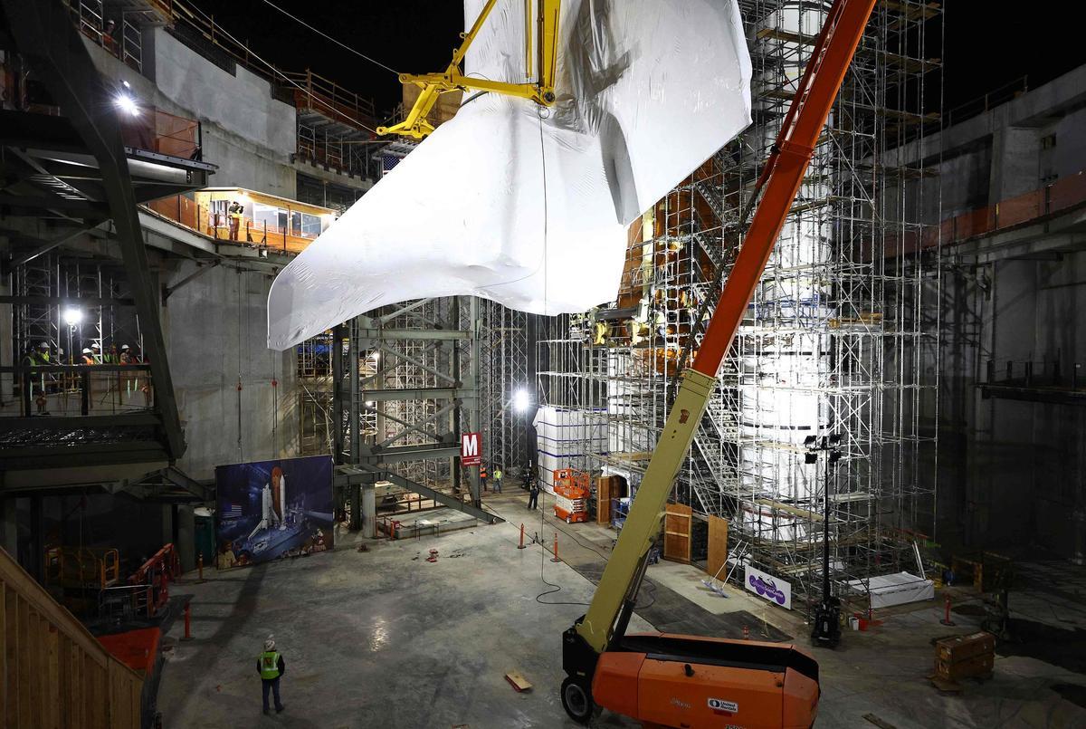 El transbordador Endeavour se instala en California para ser expuesto