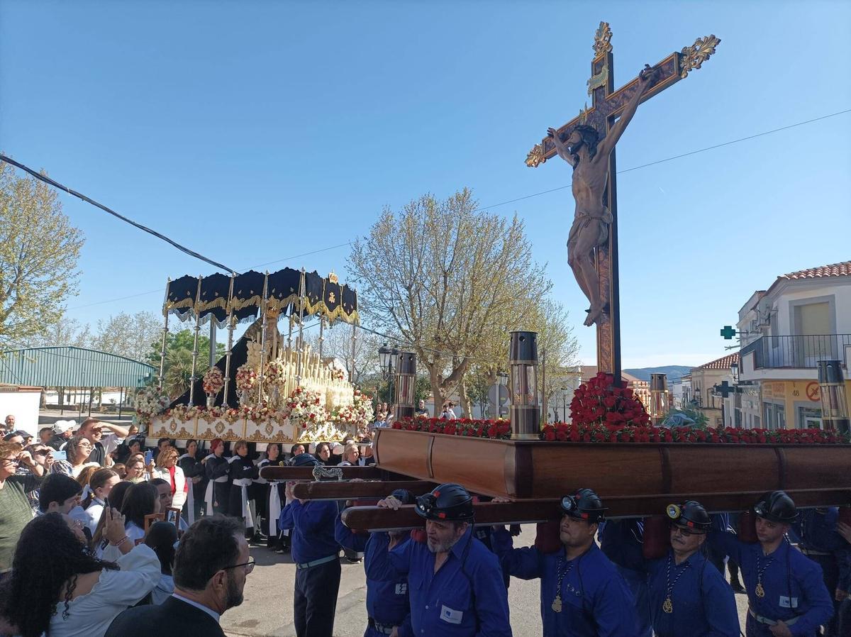 Peñarroya Pueblonuevo. Padre Jesús Nazareno, Stmo. Cristo de la Expiración y Ntra. Sra. de los Dolores. Peñarroya Pueblonuevo. Padre Jesús Nazareno, Stmo. Cristo de la Expiración y Ntra. Sra. de los Dolores.