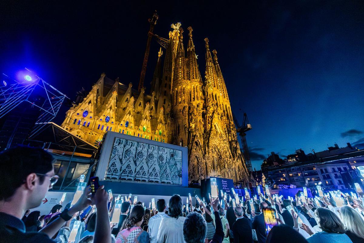 Barcelona 10/06/2026 Sociedad Fuegos y luces en Sagrada Familia. AUTOR: JORDI OTIX
