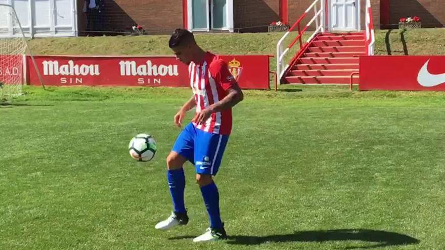 El Sporting presenta en Mareo al central colombiano Juan Sebastián Quintero