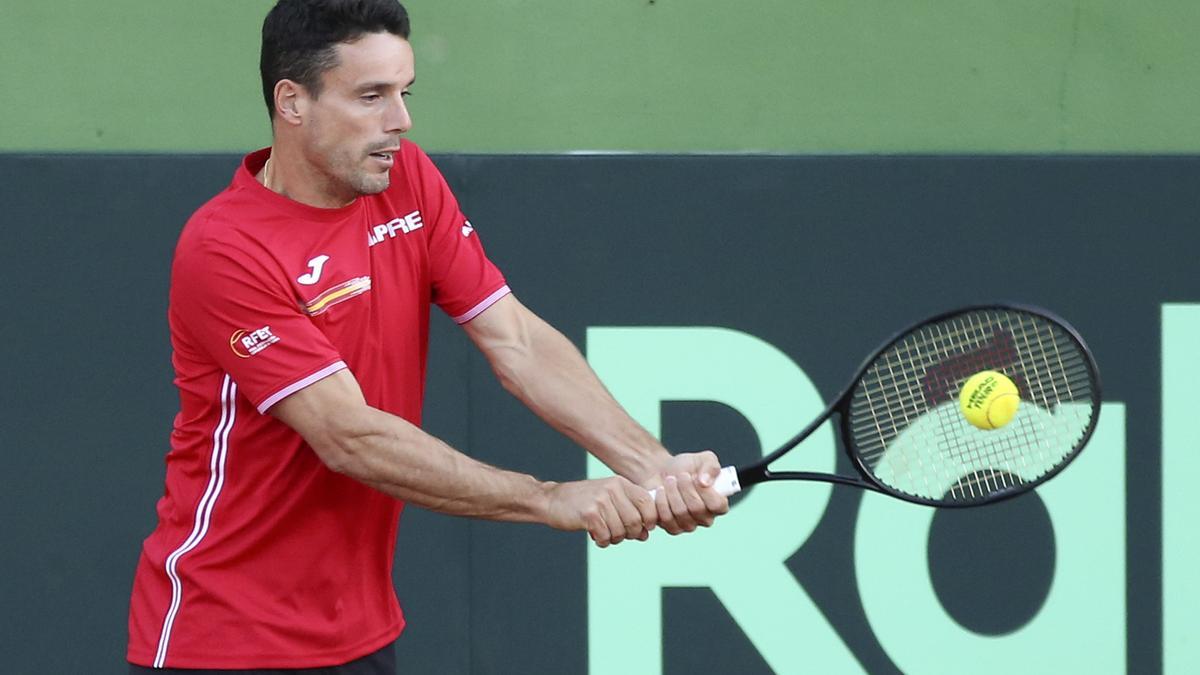 Entrenamiento de la selección española de tenis en Málaga, con el castellonense Roberto Bautista.