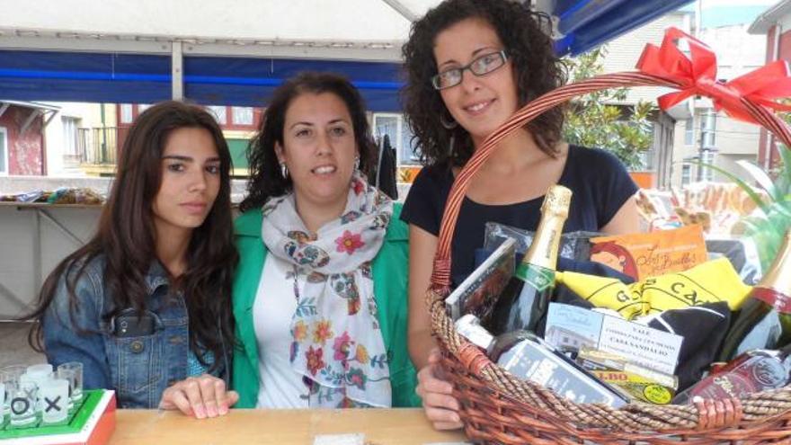 Un mercadillo solidario en Candás recauda 700 euros - La Nueva España