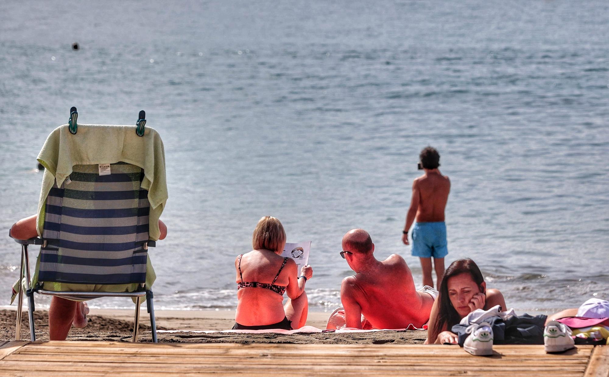 Playas llenas en el Sur de Tenerife durante la Semana Santa