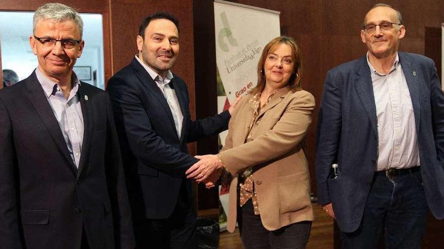 Emilio Fernández, Javier Rodríguez Rajo, Esther de Blas y Pachi Reigosa, antes del debate. // Iñaki Osorio