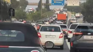 Colas kilómetricas por un accidente sin heridos a la altura del carril VAO de la autopista de Llucmajor