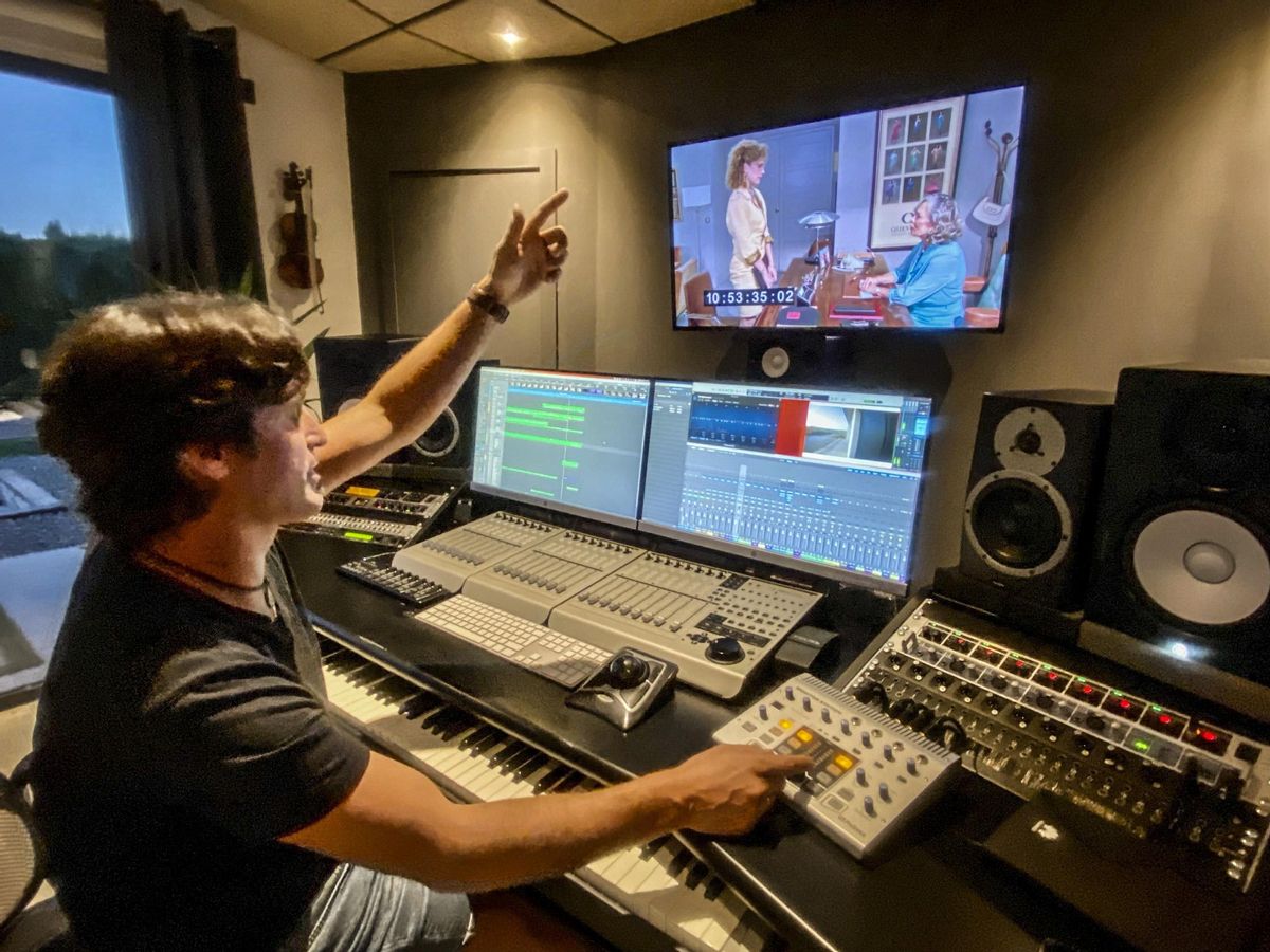 Darío Palomo en una jornada de trabajo componiendo la música de un capítulo de Amar es para siempre