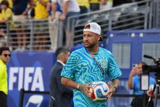 Buenas noticias con Neymar en Brasil: ya entrena sobre el césped