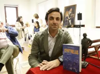 Alfonso Paredes muestra su obra "Centinelas"