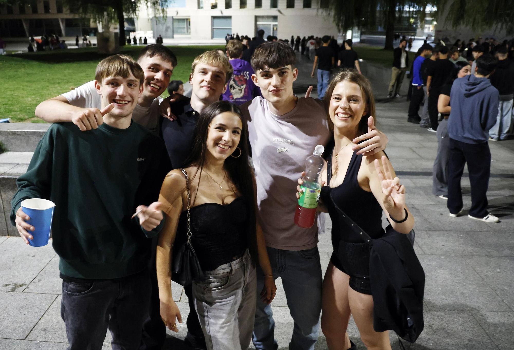 Estudiantes celebran el fin de los exámenes de la PAU y Universidad