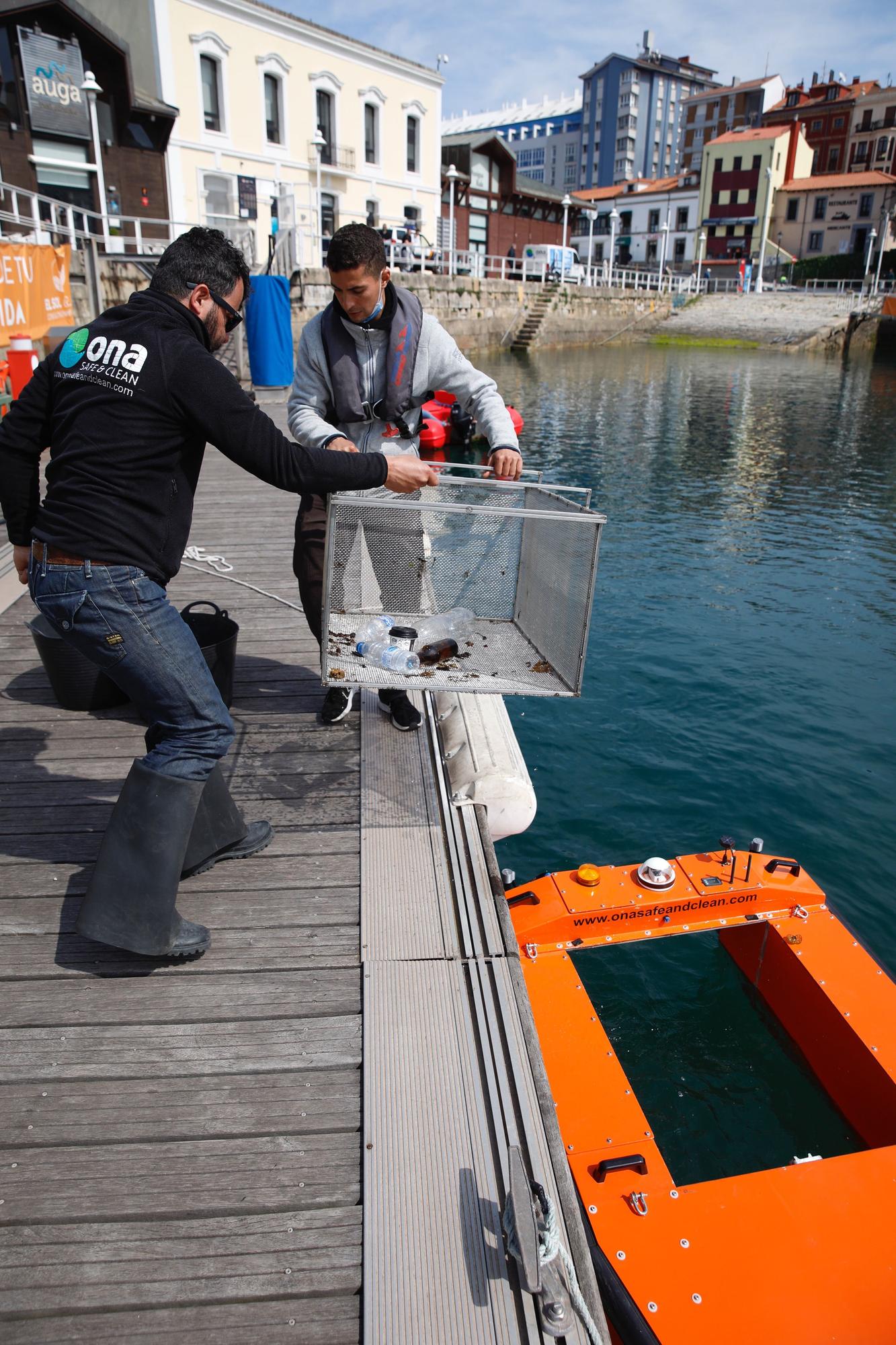 Una aspiradora para el mar: así es el dron que limpia la superficie del agua presentado en Gijón